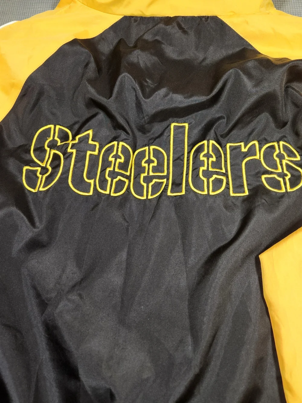 NFL Pittsburah Steelers Men's 1/4 Zir Windbreaker Pullover Jacket - Size XL